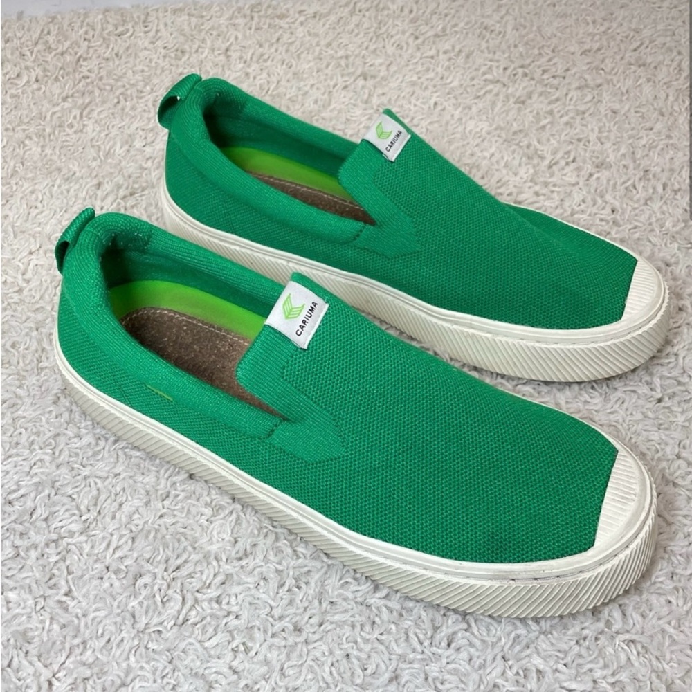 Cariuma green knit size 12
